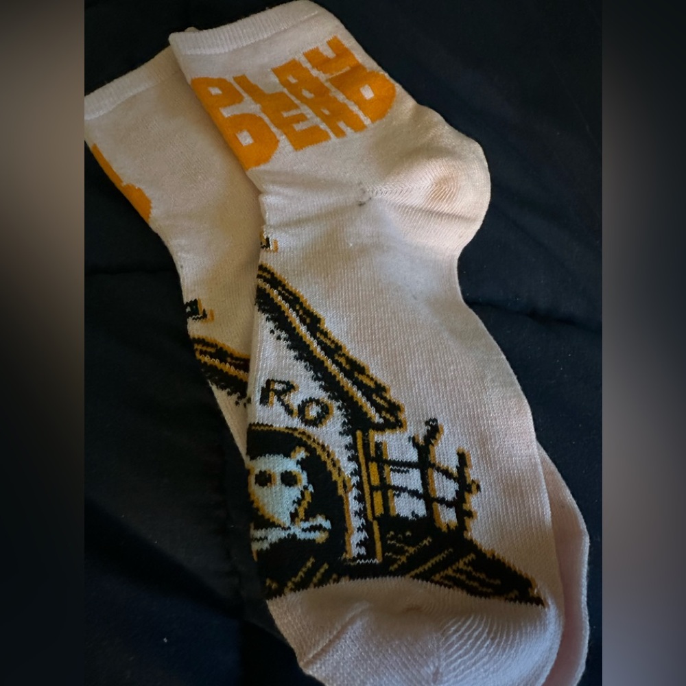 DISNEY Skull Socks - Picture 1 of 2